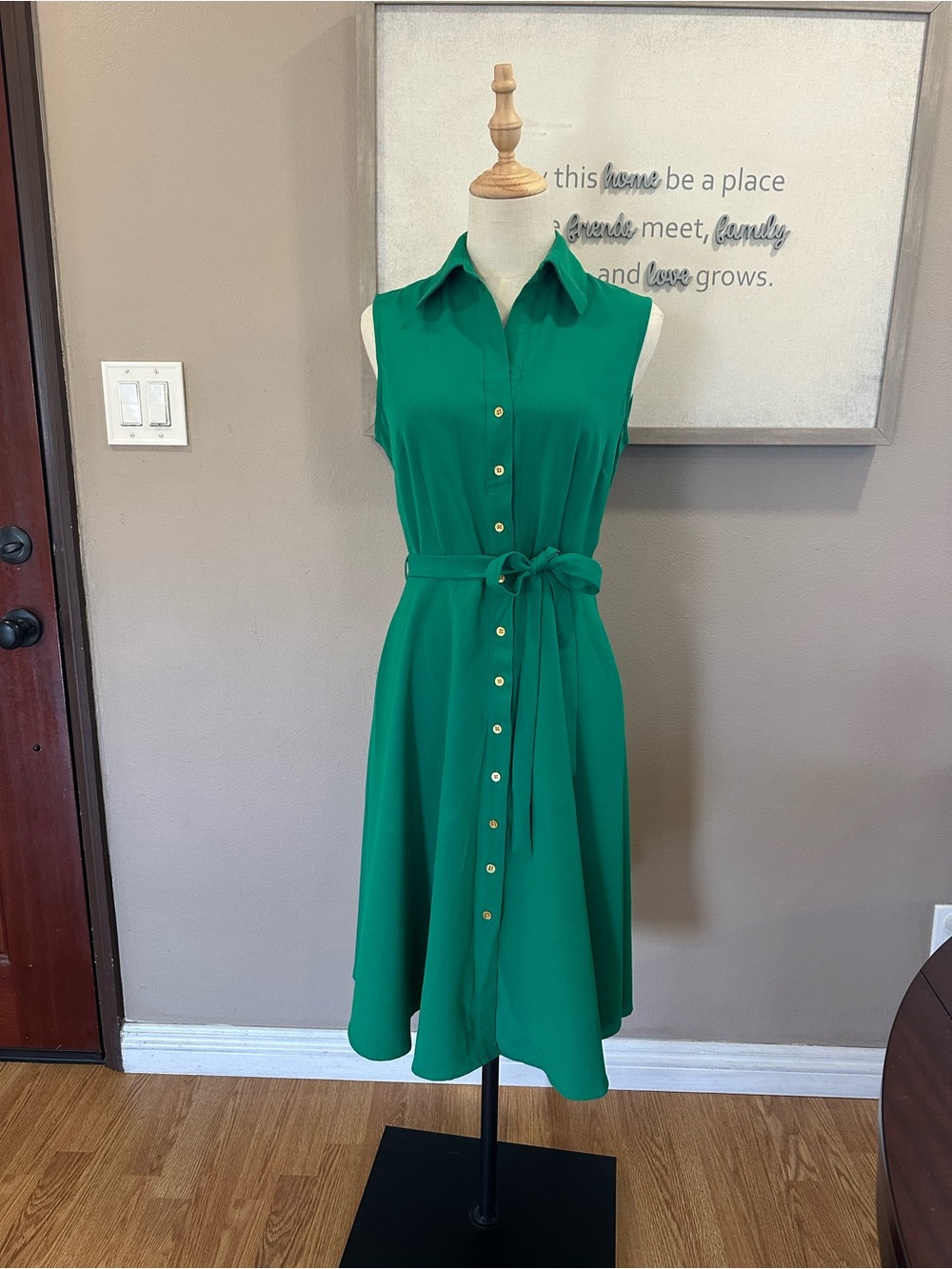 Sharagano Emerald Green Sleeveless Button-Front Midi Dress with Tie Waist